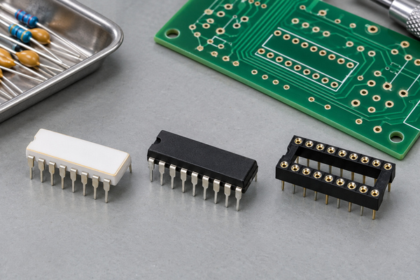 Ceramic DIP-16, plastic DIP-16 and precision IC socket